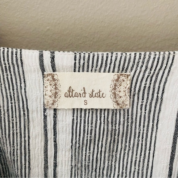 Altar'd State Striped Blouse White/Black Sz Small - Picture 4 of 8